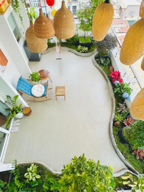 Spacious penthouse near Landmark 81